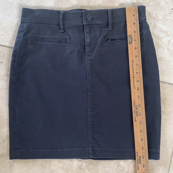 EUC Set of 2 Loft denim short skirts sz 4 1-dark gray 1- 1-gray camo - Picture 12 of 12